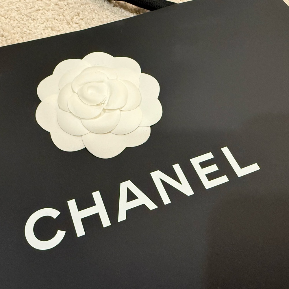 CHANEL Black Paper Bag with White Floral Detail - Picture 4 of 6